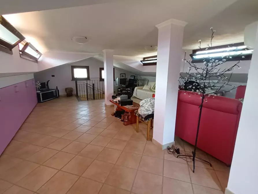 Immagine 8 di Villa in vendita  a Lucca