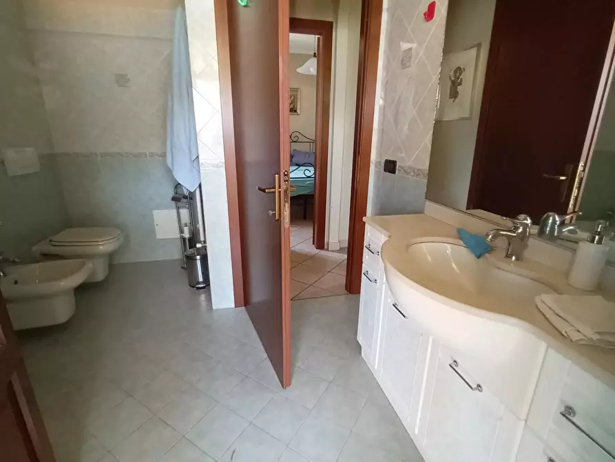 Immagine 17 di Villa in vendita  a Lucca