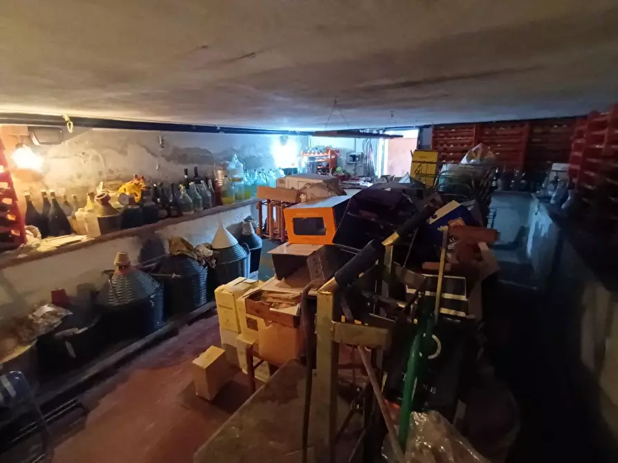 Immagine 13 di Villa in vendita  a Lucca