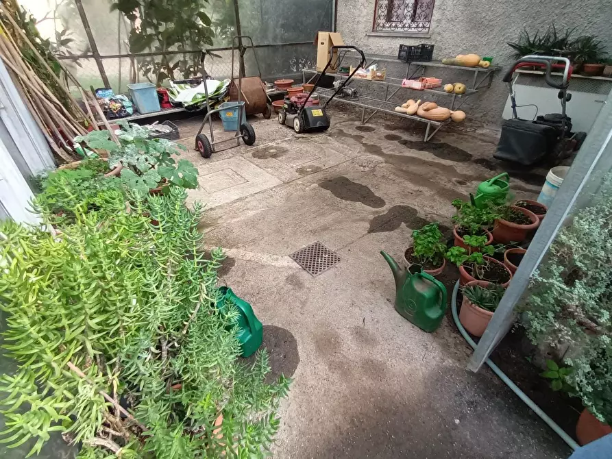 Immagine 6 di Villa in vendita  a Lucca