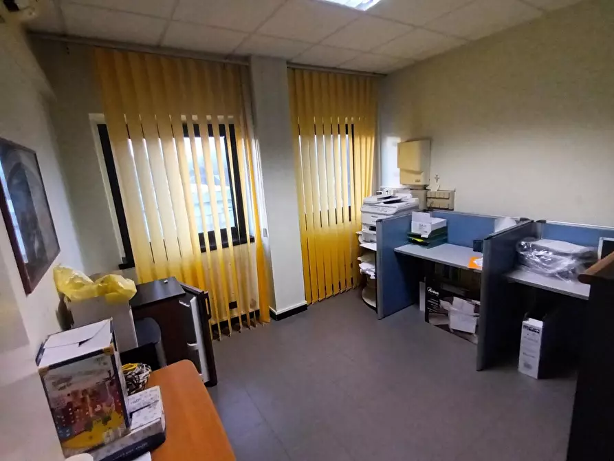 Immagine 7 di Ufficio in vendita  a Capannori