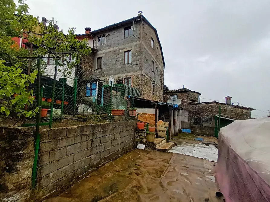 Immagine 37 di Terratetto in vendita  a Bagni Di Lucca