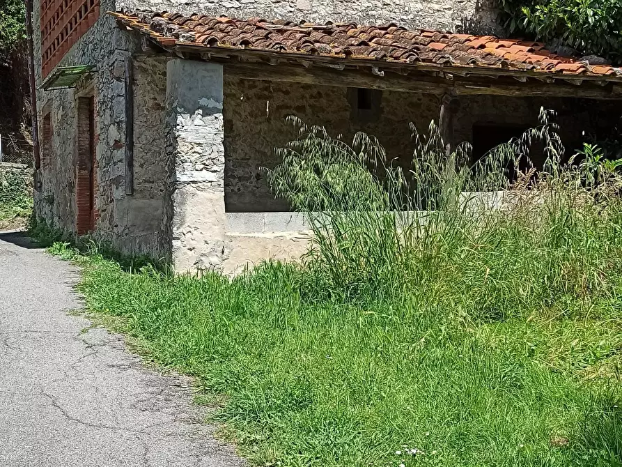 Immagine 10 di Rustico / casale in vendita  a Pescaglia