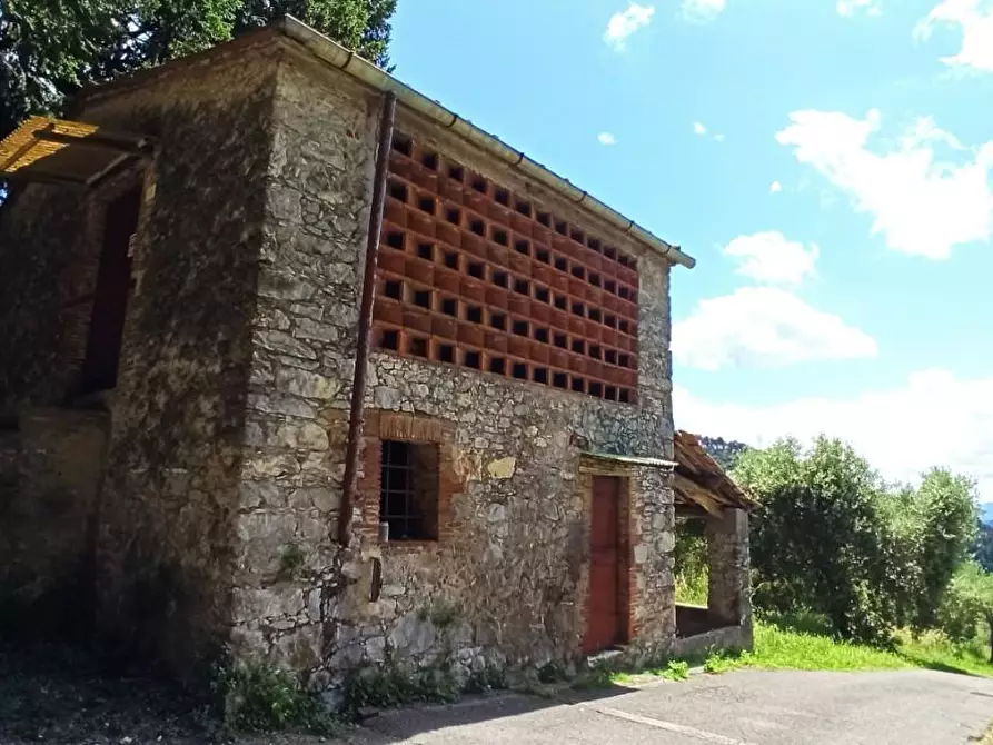 Immagine 5 di Rustico / casale in vendita  a Pescaglia