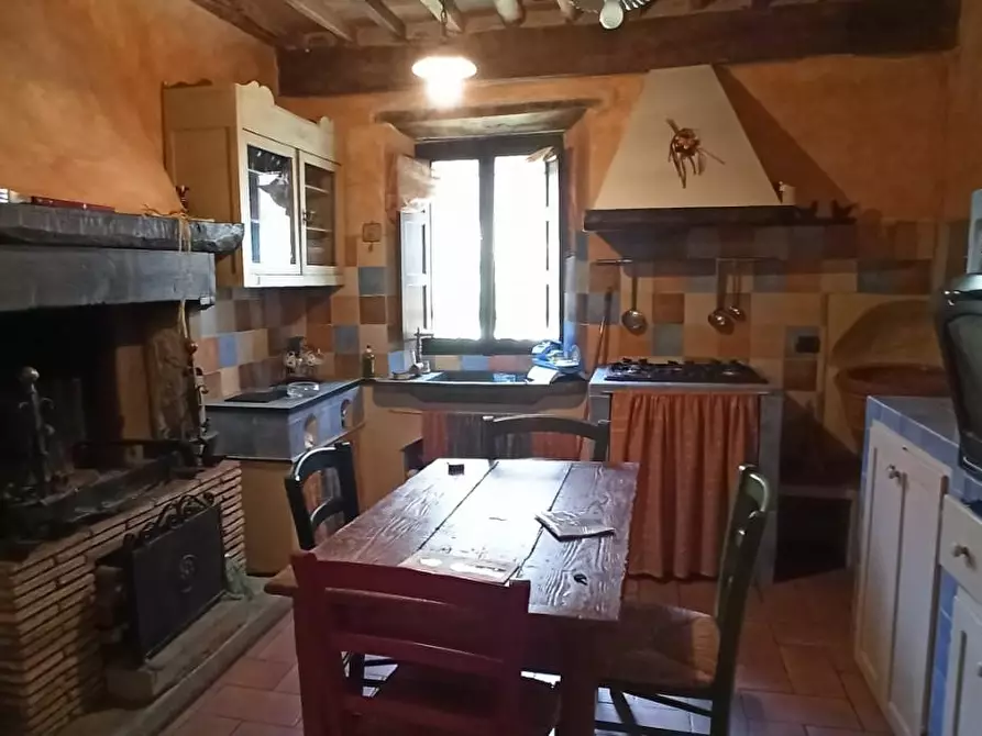 Immagine 19 di Porzione di casa in vendita  a Bagni Di Lucca