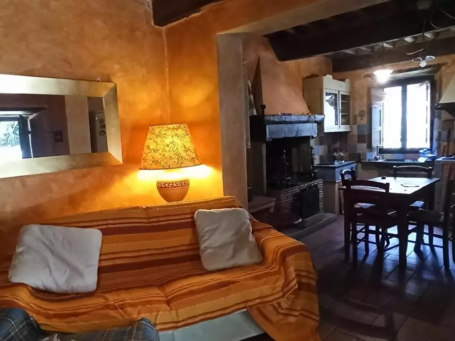 Immagine 9 di Porzione di casa in vendita  a Bagni Di Lucca