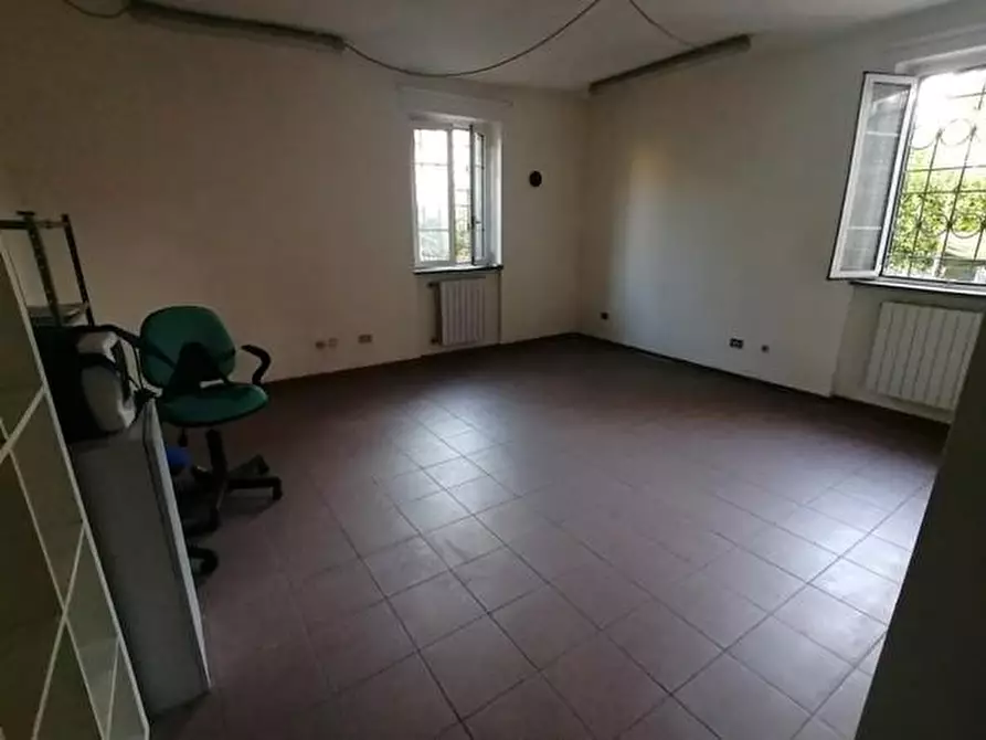 Immagine 5 di Ufficio in affitto  a Lucca