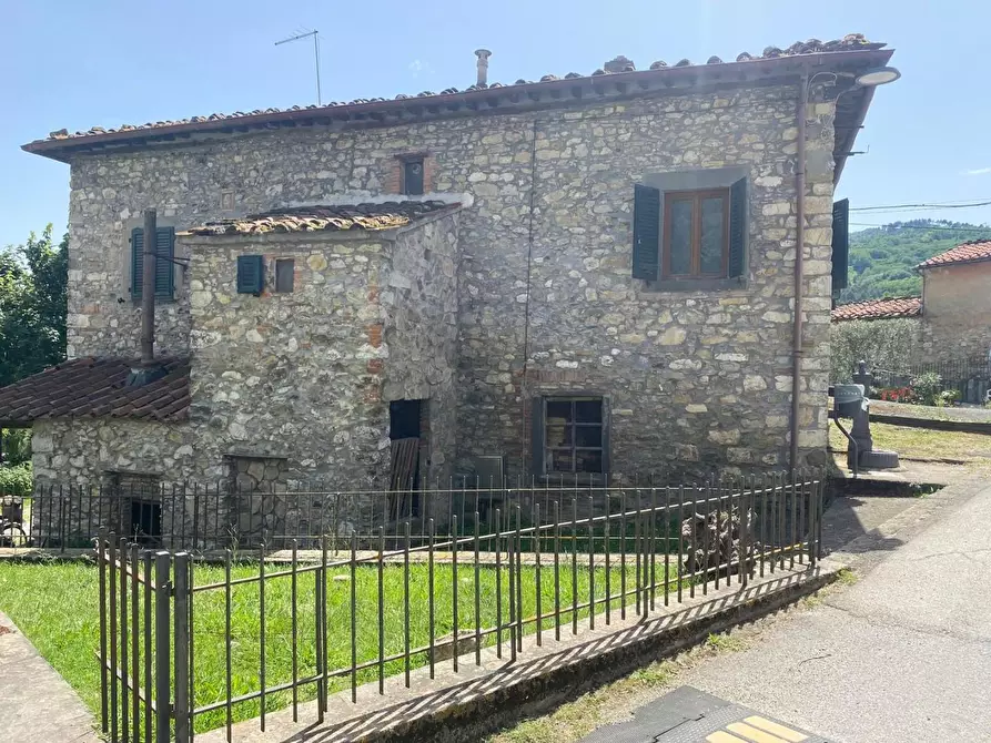 Immagine 2 di Porzione di casa in vendita  a Borgo A Mozzano