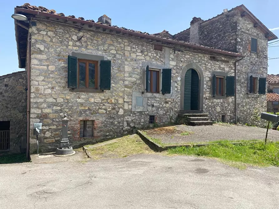 Immagine 17 di Porzione di casa in vendita  a Borgo A Mozzano