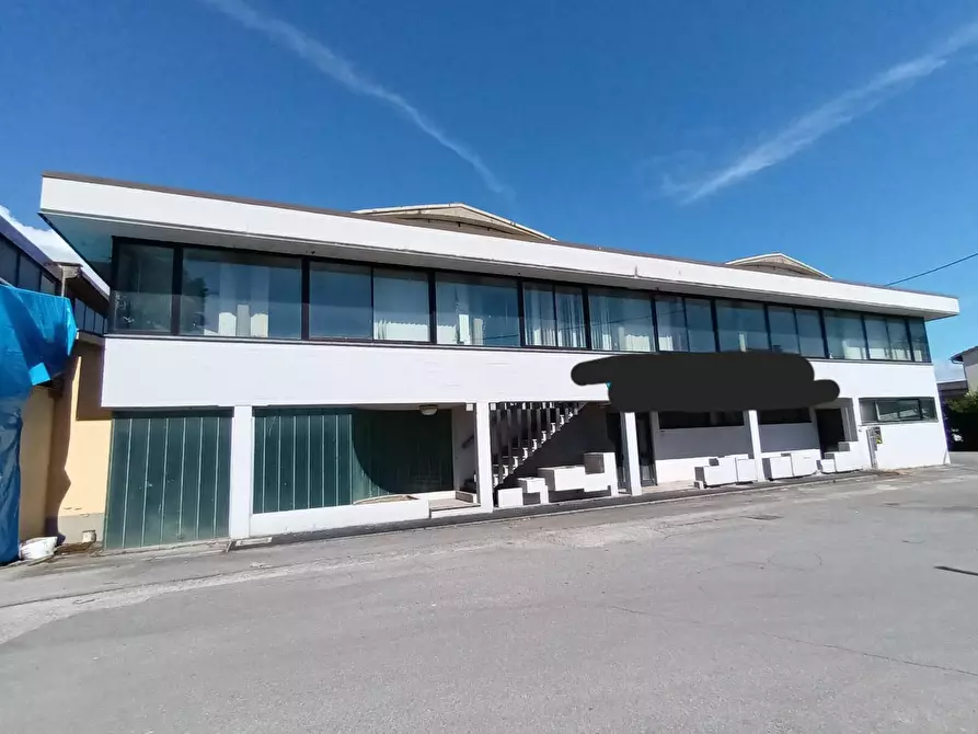 Immagine 3 di Ufficio in affitto  a Capannori