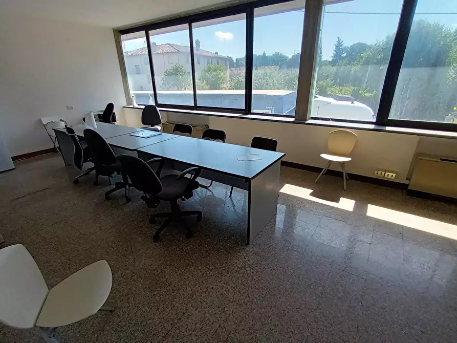 Immagine 7 di Ufficio in affitto  a Capannori