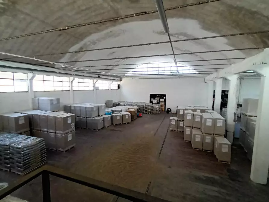 Immagine 11 di Capannone industriale in affitto  a Capannori