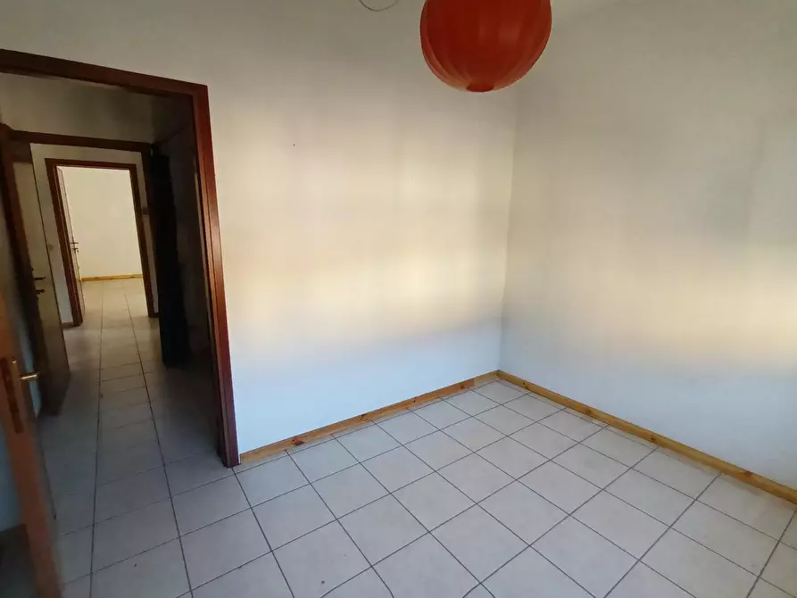 Immagine 14 di Appartamento in vendita  a Lucca