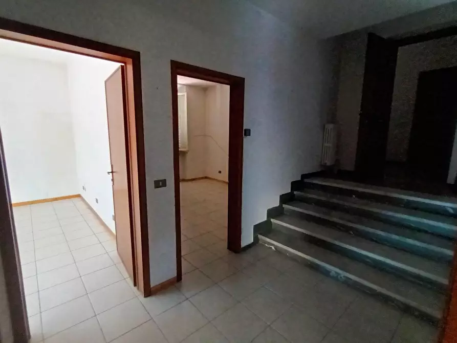 Immagine 4 di Appartamento in vendita  a Lucca