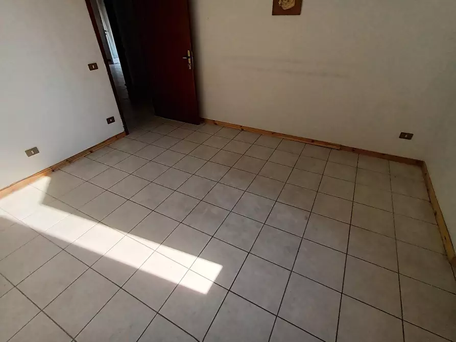 Immagine 17 di Appartamento in vendita  a Lucca