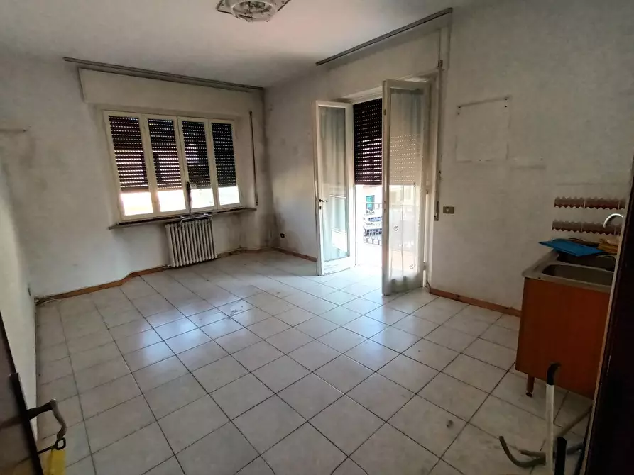 Immagine 30 di Appartamento in vendita  a Lucca