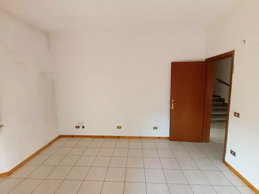 Immagine 24 di Appartamento in vendita  a Lucca