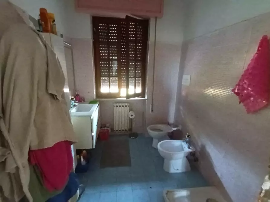 Immagine 7 di Villa in vendita  a Lucca