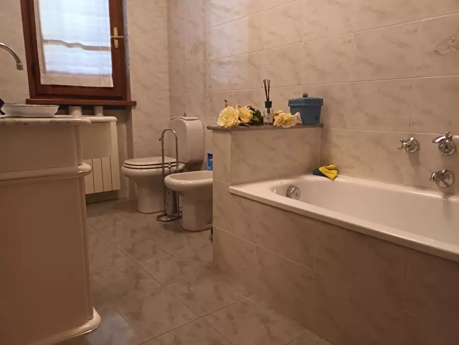 Immagine 16 di Casa bifamiliare in vendita  a Camaiore