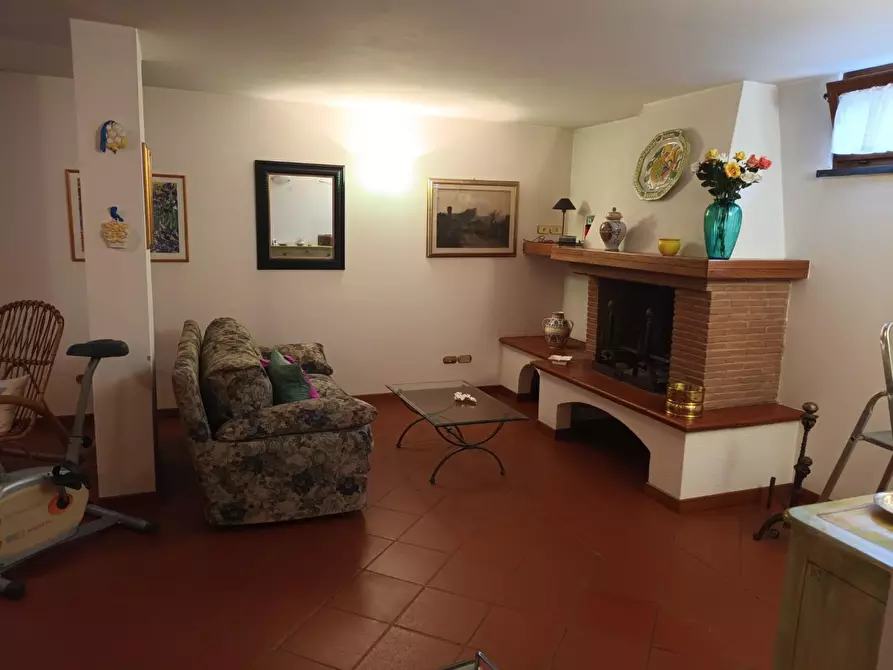 Immagine 5 di Casa bifamiliare in vendita  a Camaiore