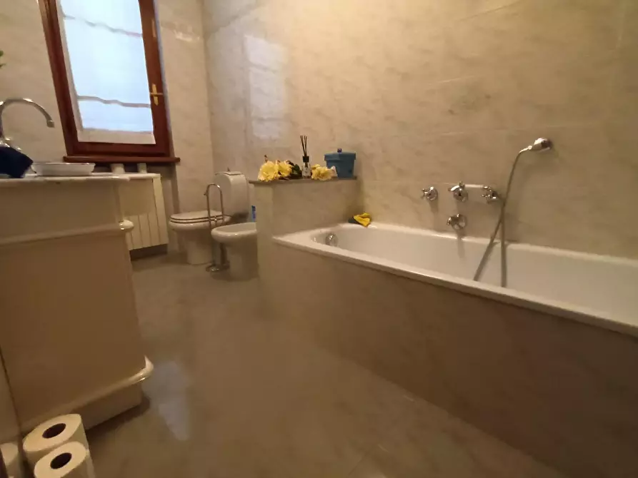 Immagine 17 di Casa bifamiliare in vendita  a Camaiore