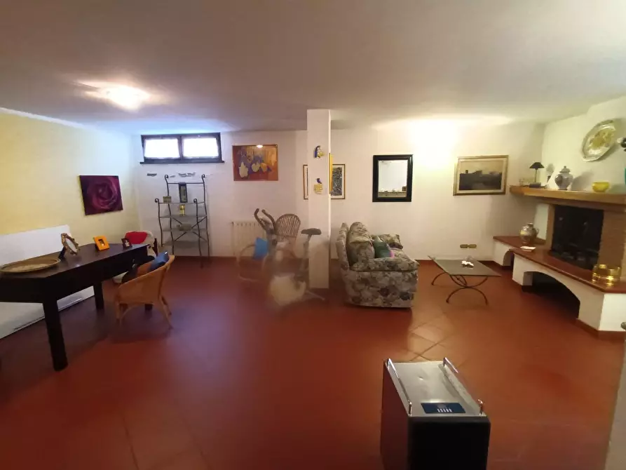 Immagine 6 di Casa bifamiliare in vendita  a Camaiore