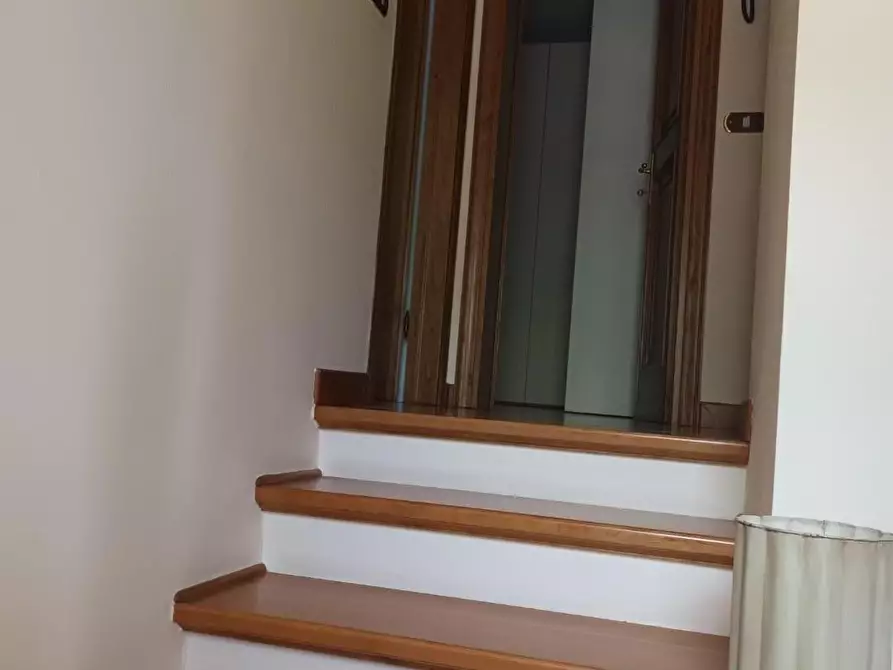 Immagine 11 di Casa bifamiliare in vendita  a Camaiore