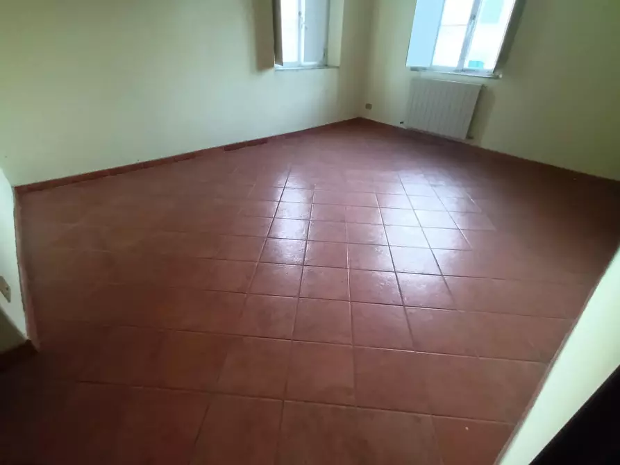 Immagine 6 di Ufficio in vendita  a Lucca