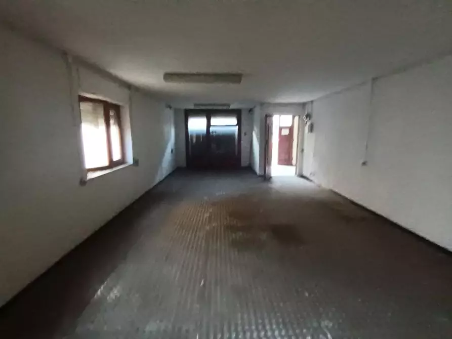 Immagine 7 di Appartamento in vendita  a Lucca