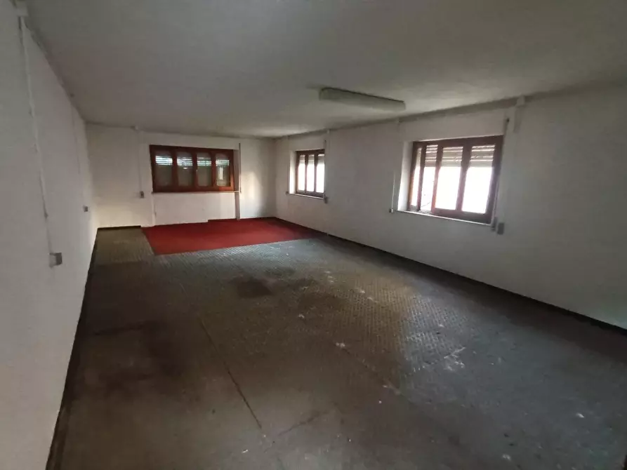 Immagine 4 di Appartamento in vendita  a Lucca