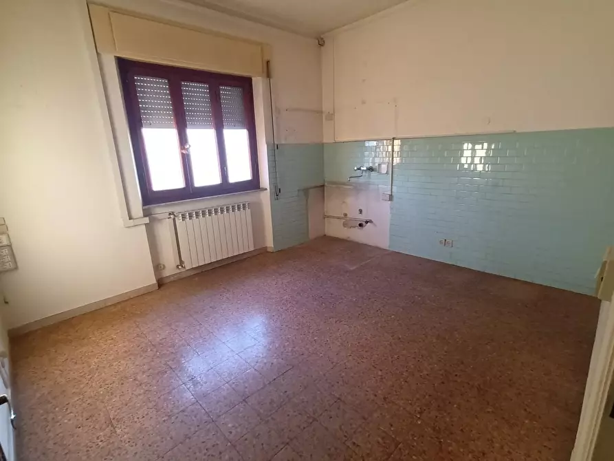 Immagine 26 di Appartamento in vendita  a Lucca