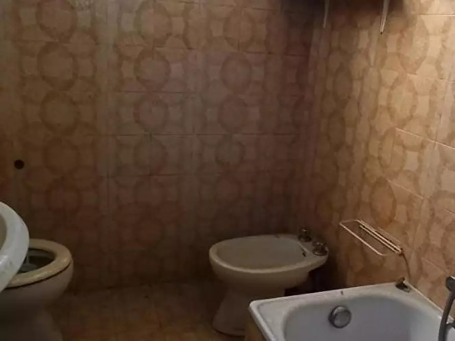 Immagine 8 di Ufficio in affitto  a Capannori