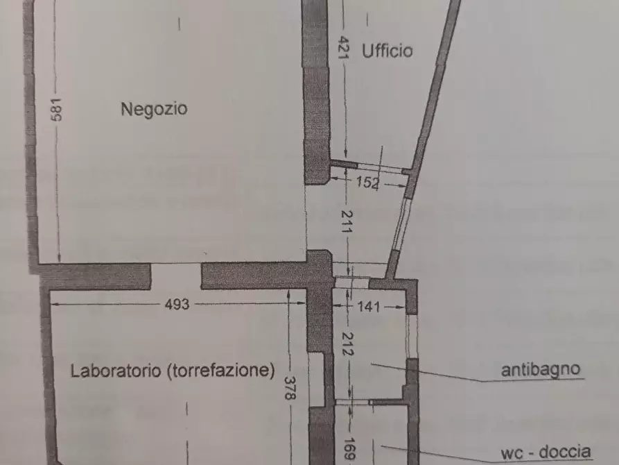 Immagine 24 di Appartamento in vendita  a Lucca