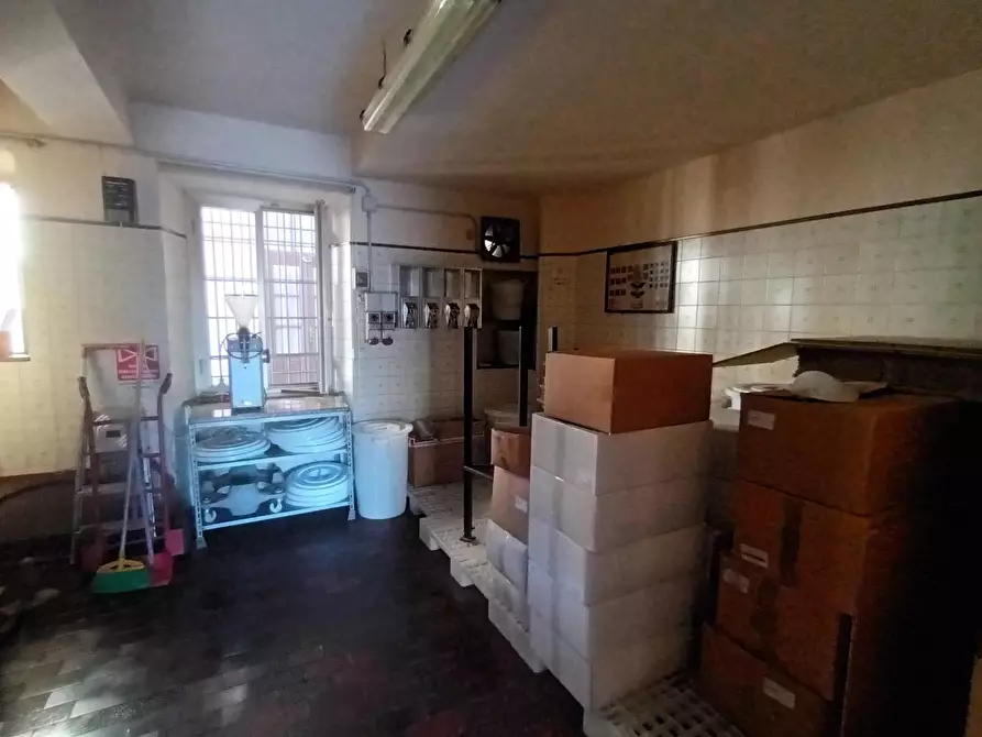 Immagine 20 di Appartamento in vendita  a Lucca