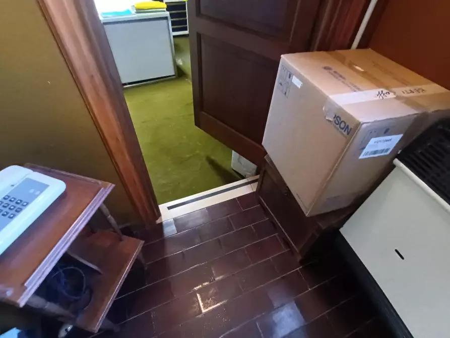 Immagine 2 di Appartamento in vendita  a Lucca