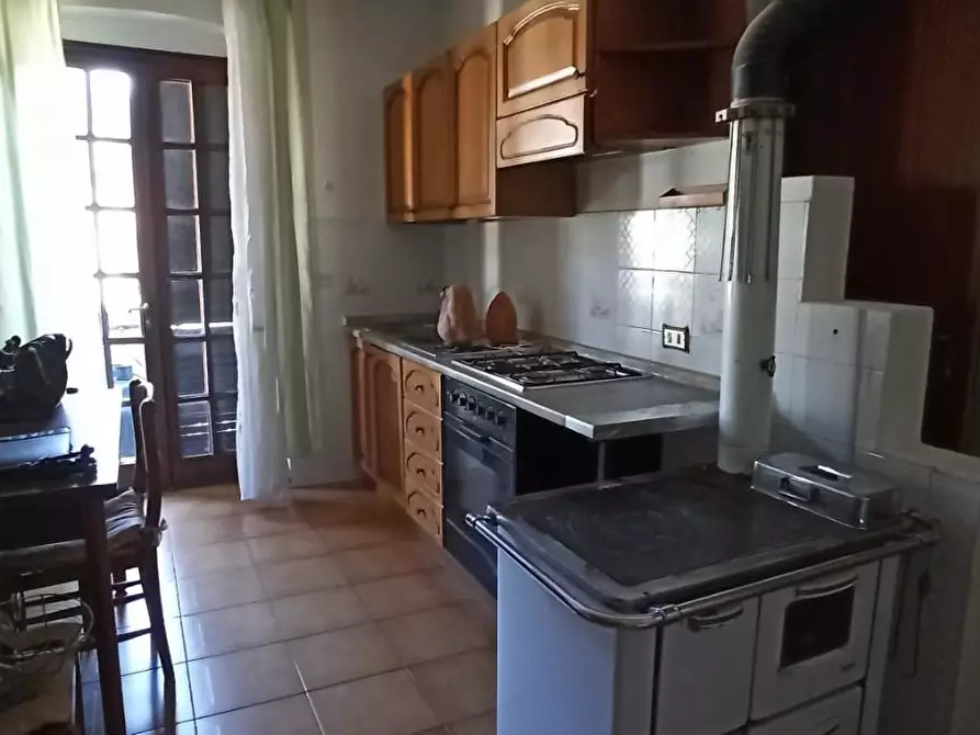 Immagine 10 di Appartamento in vendita  a Lucca