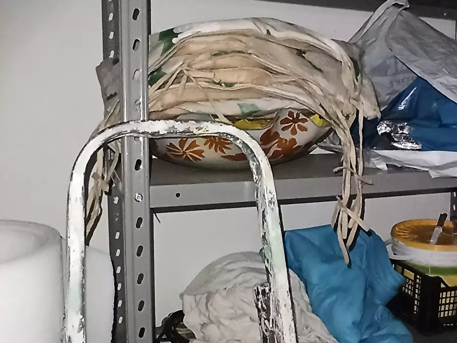 Immagine 18 di Appartamento in vendita  a Lucca