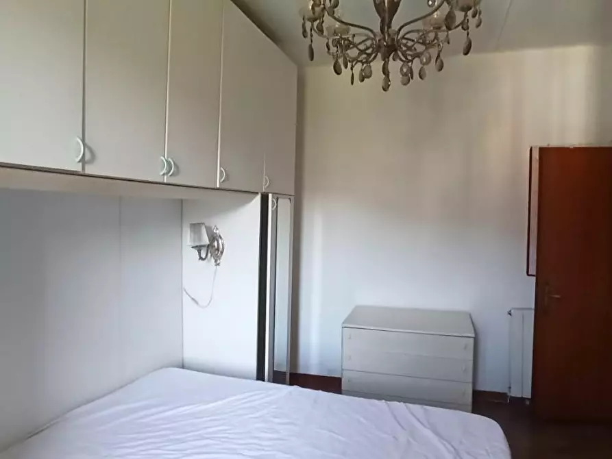 Immagine 12 di Appartamento in vendita  a Lucca