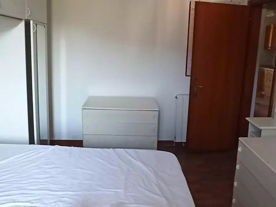 Immagine 13 di Appartamento in vendita  a Lucca