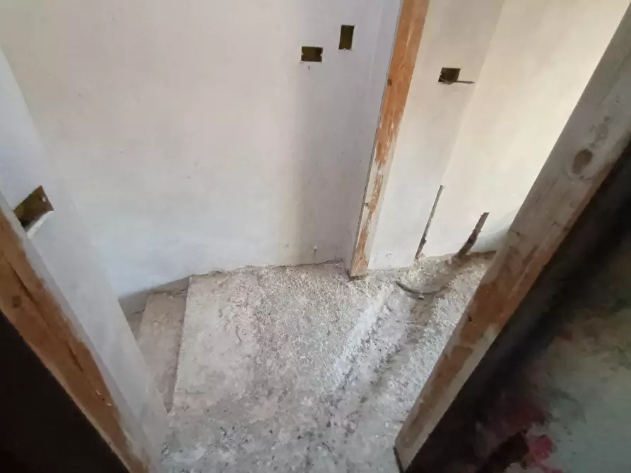 Immagine 11 di Rustico / casale in vendita  a Capannori