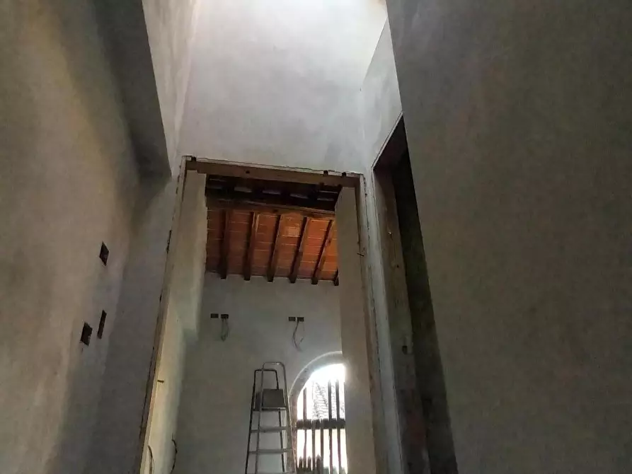 Immagine 7 di Rustico / casale in vendita  a Capannori