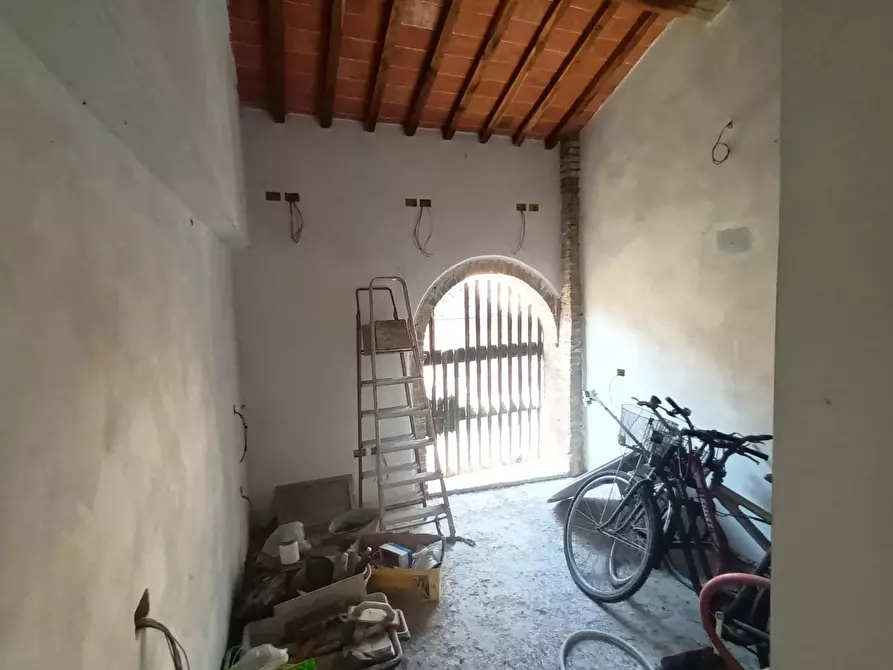 Immagine 17 di Rustico / casale in vendita  a Capannori