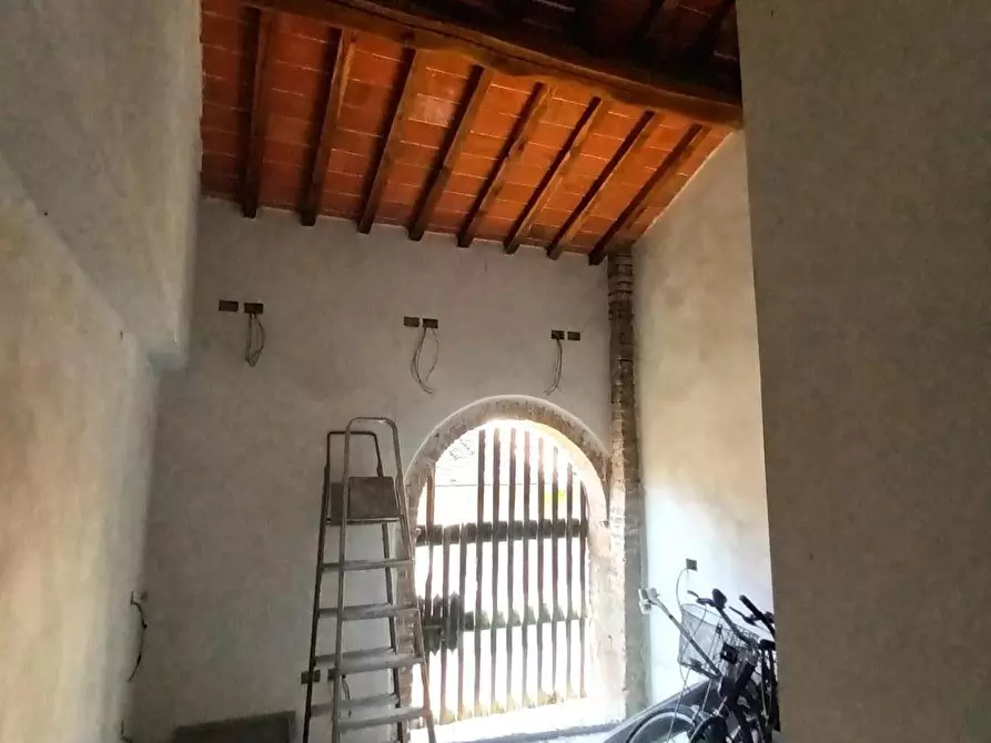 Immagine 16 di Rustico / casale in vendita  a Capannori