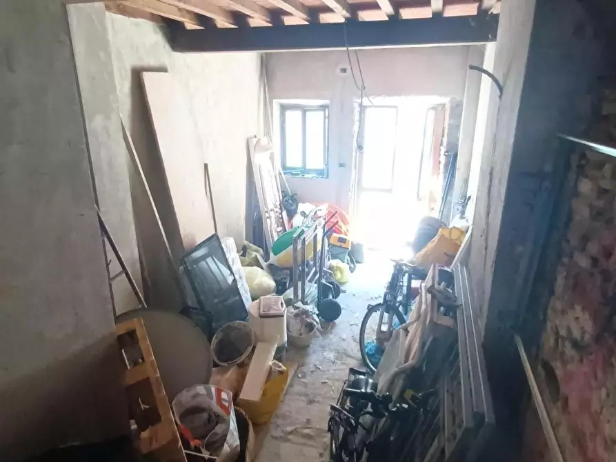 Immagine 6 di Rustico / casale in vendita  a Capannori
