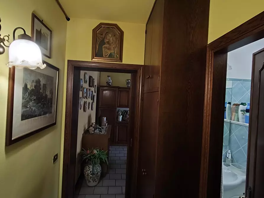 Immagine 2 di Appartamento in vendita  a Lucca