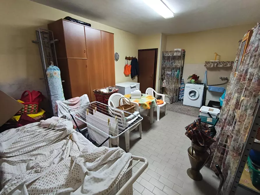 Immagine 32 di Appartamento in vendita  a Lucca