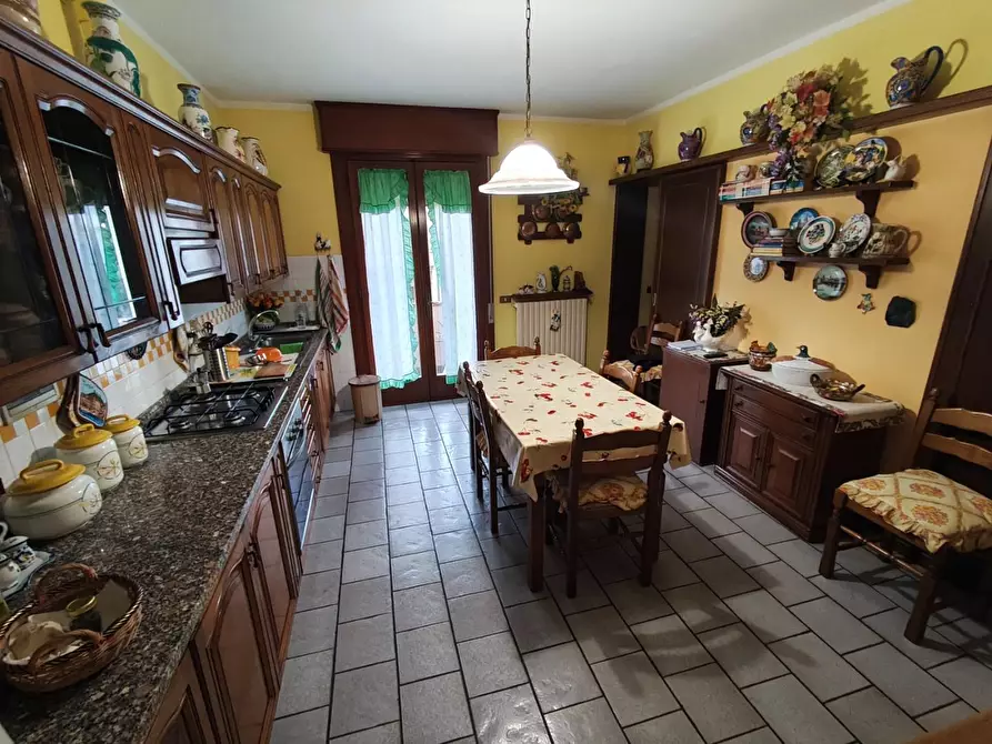 Immagine 3 di Appartamento in vendita  a Lucca