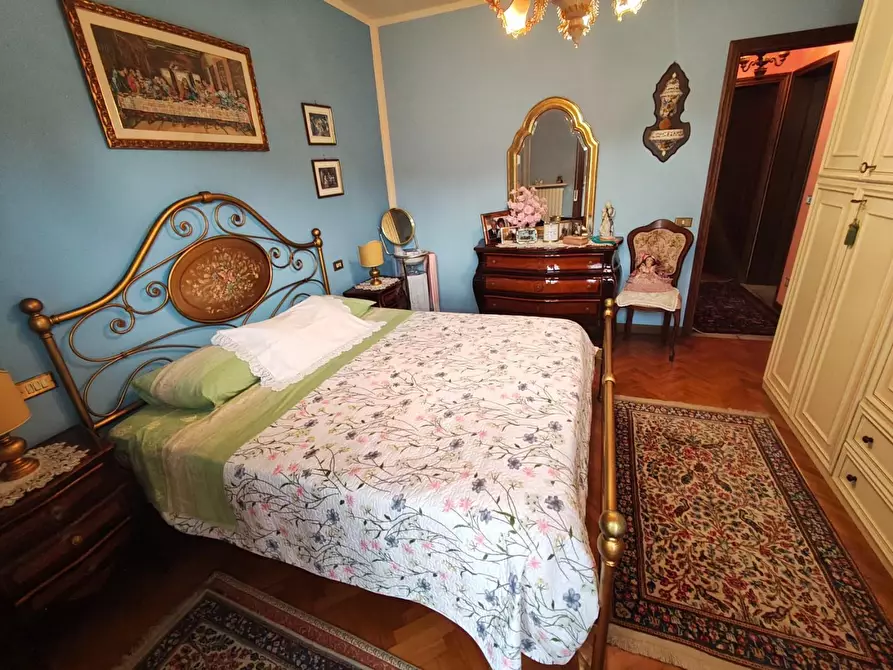 Immagine 18 di Appartamento in vendita  a Lucca