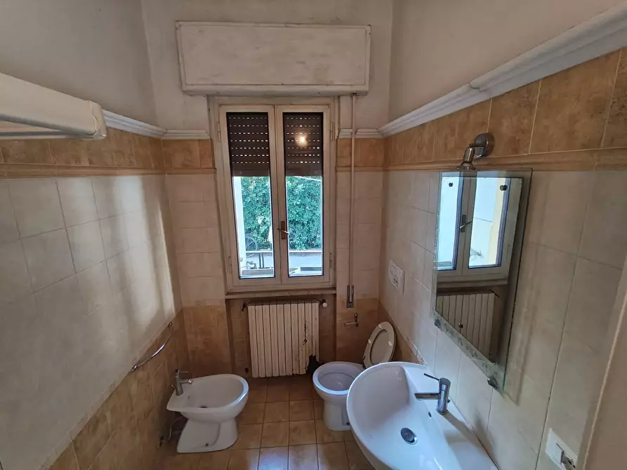 Immagine 18 di Appartamento in vendita  a Lucca