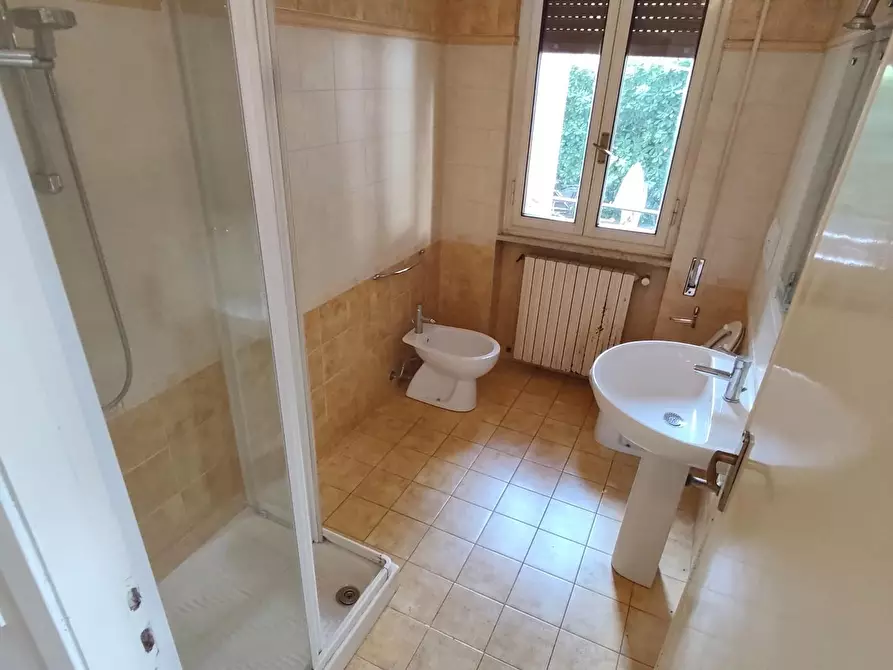 Immagine 19 di Appartamento in vendita  a Lucca